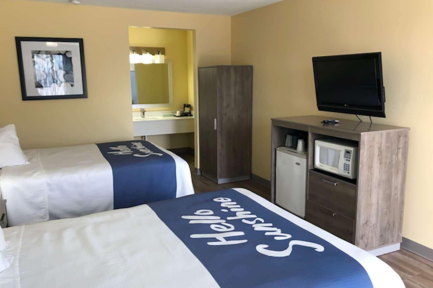 Days Inn By Wyndham Cape Carteret Near Emerald Isle 外观 照片