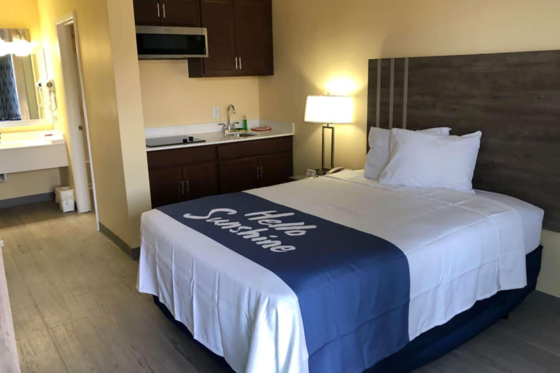Days Inn By Wyndham Cape Carteret Near Emerald Isle 外观 照片