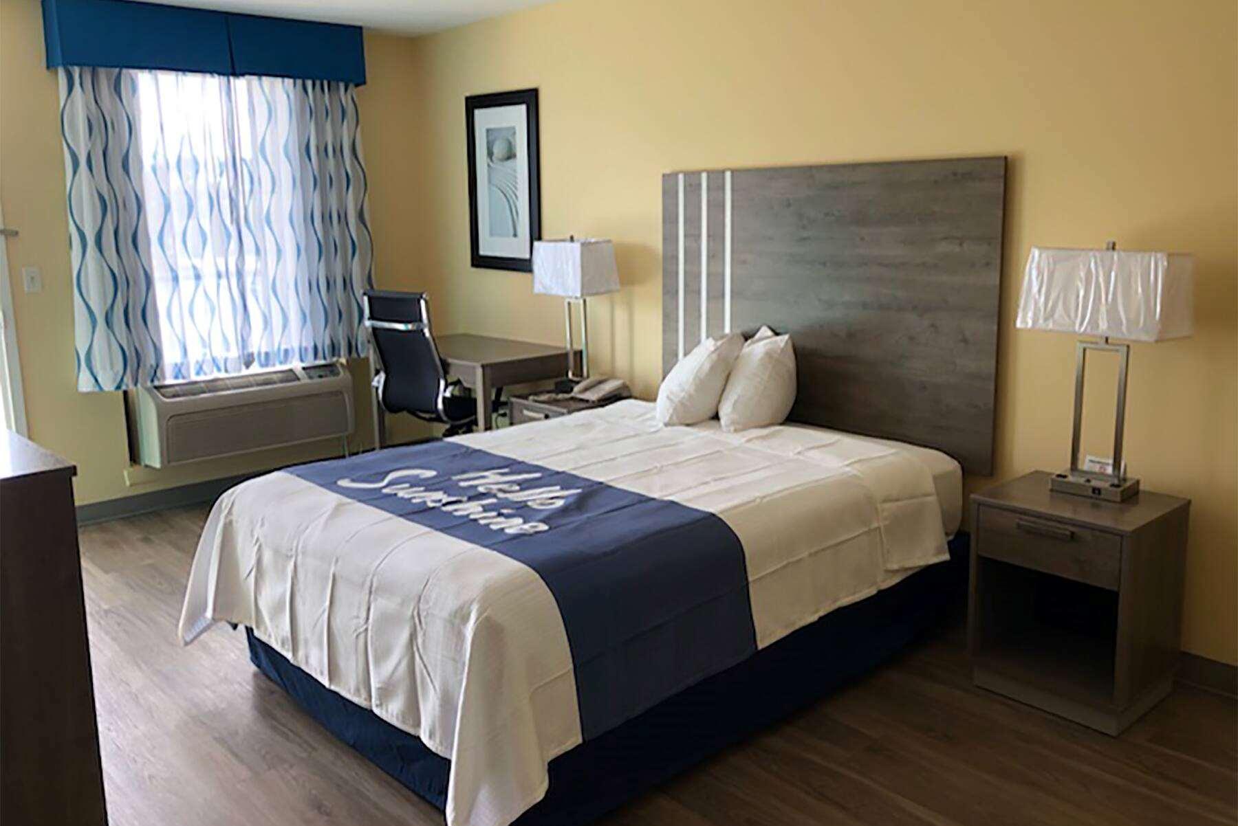 Days Inn By Wyndham Cape Carteret Near Emerald Isle 外观 照片